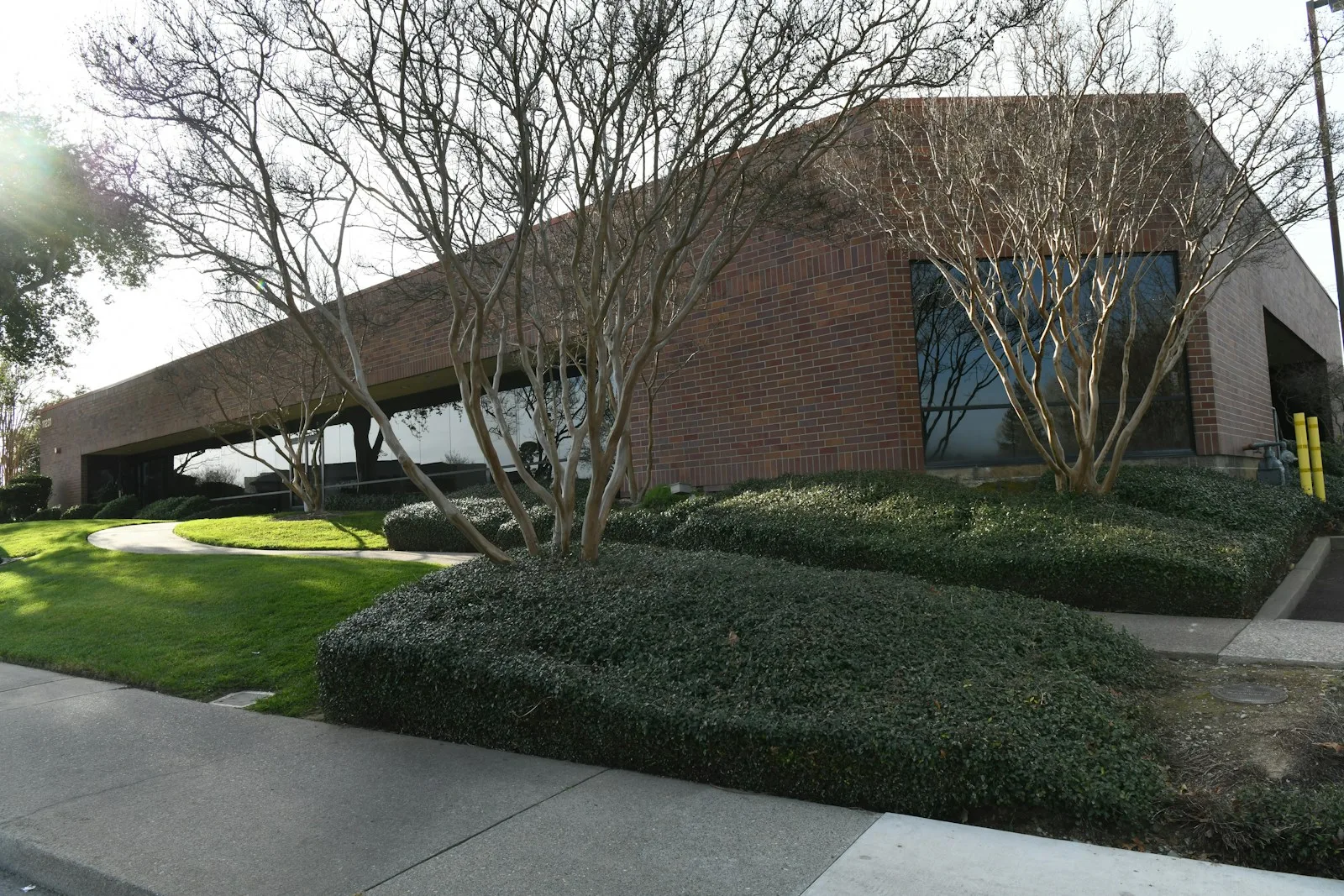 Entreprise de nettoyage à Chevilly-Larue : bâtiment de bureaux en zone d'activité